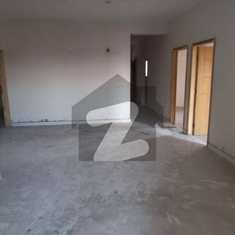 برج-ال-حرمین یونیورسٹی روڈ,کراچی میں 5 کمروں کا 10 مرلہ فلیٹ 2.5 کروڑ میں برائے فروخت۔