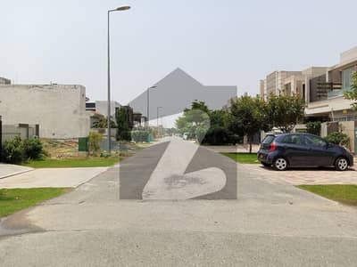 10 Marla Plot No Y 4598 Near To Park And McDonald'S