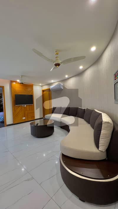 3 Beds Complete Furnished Apartment