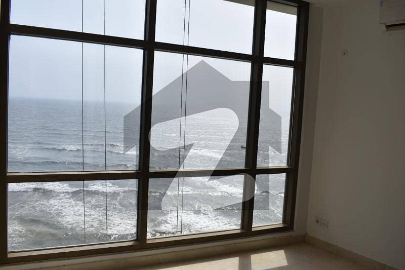 3-Beds Luxurious Apartment Avaialble For Rent 3-Beds Luxurious Apartment Avaialble For Rent