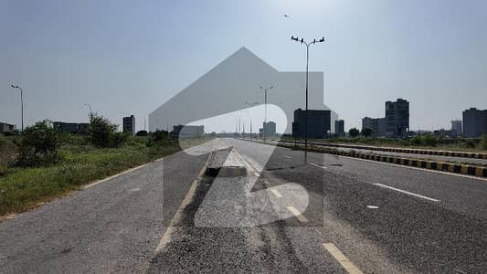 70' Road 1 Kanal W Block DP Pool Clear Plot
