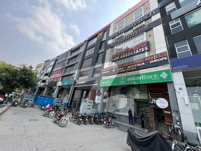 ڈی ایچ اے فیز 5 - ڈبل سی اے بلاک فیز 5,ڈیفنس (ڈی ایچ اے),لاہور میں 8 مرلہ عمارت 46.0 کروڑ میں برائے فروخت۔