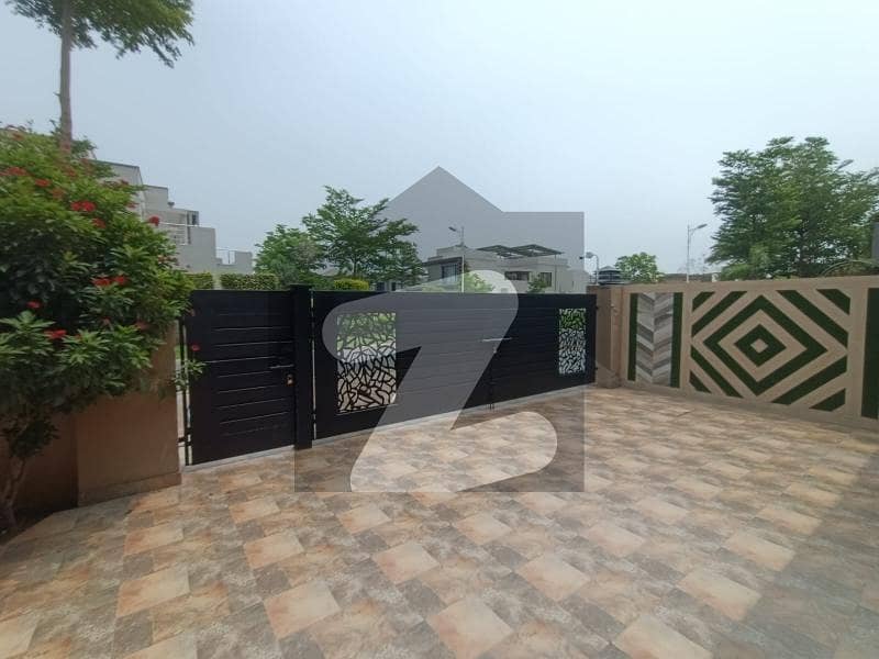 ڈی ایچ اے فیز 7 ڈیفنس (ڈی ایچ اے),لاہور میں 5 کمروں کا 1 کنال مکان 5.0 لاکھ میں کرایہ پر دستیاب ہے۔