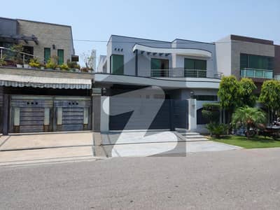 5 Beds 13 Marla House For Rent In Ex Air Avenue DHA Phase 8 Airport Road Lahore. 5 Beds 13 Marla House For Rent In Ex Air Avenue DHA Phase 8 Airport Road Lahore.