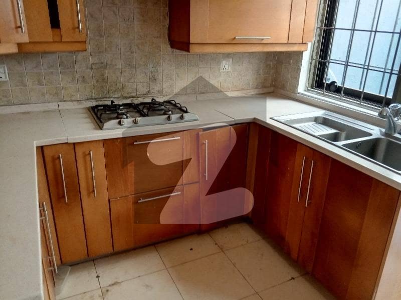 جوہر ٹاؤن لاہور میں 1 کمرے کا 5 مرلہ زیریں پورشن 45.0 ہزار میں کرایہ پر دستیاب ہے۔ جوہر ٹاؤن لاہور میں 1 کمرے کا 5 مرلہ زیریں پورشن 45.0 ہزار میں کرایہ پر دستیاب ہے۔