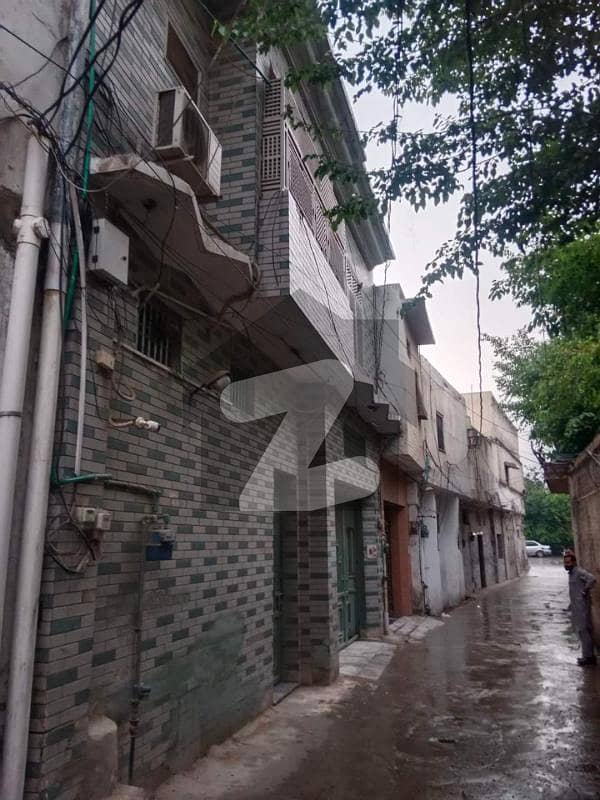 Gulberg No-1 Qureshi street 8marla house available for sale Gulberg No-1 Qureshi street 8marla house available for sale