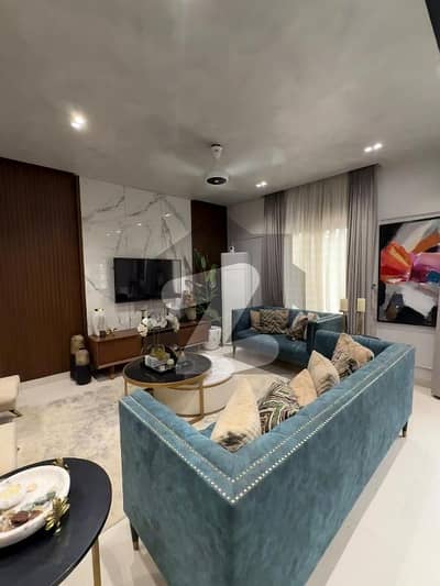 Luxury Town House 300 Square Yard Top Class Location 5 Bed Drawing For Sale