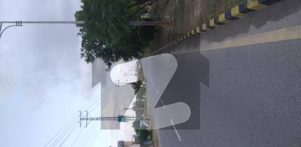 10 Marla Cornet On 60 Feet Road Good Location