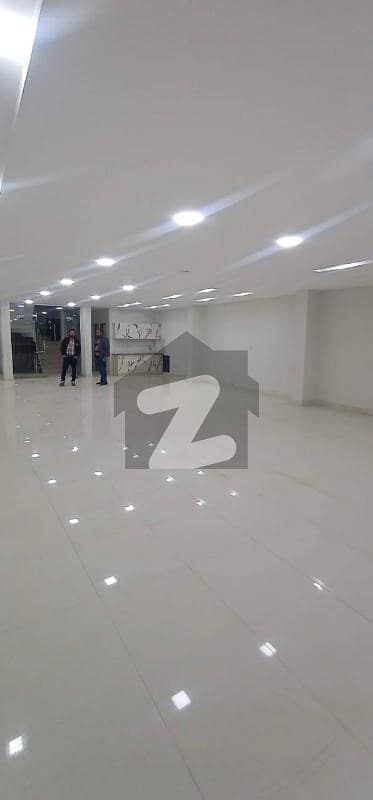 جی ۔ 8 مرکز جی ۔ 8,اسلام آباد میں 1 کنال عمارت 10.0 لاکھ میں کرایہ پر دستیاب ہے۔