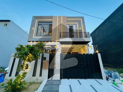 With Sui Gas Installed 5 Marla Designer House For Sale In A1 Block Central Park Lahore