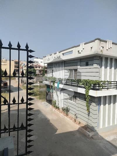 ڈیفنس روڈ راولپنڈی میں 3 کمروں کا 3 مرلہ مکان 1.25 کروڑ میں برائے فروخت۔