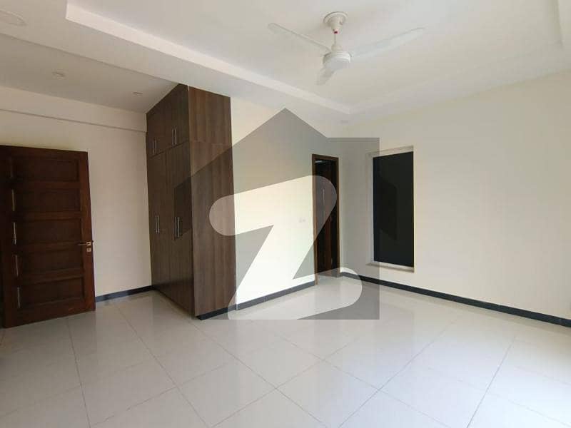 I-8 Good Location Upper Portion Available For Rent I-8 Good Location Upper Portion Available For Rent