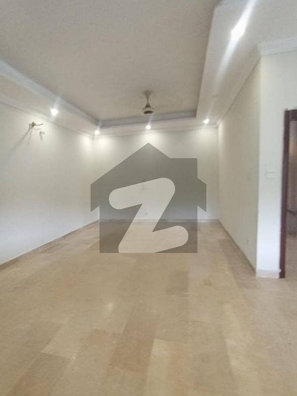 I-8 Good location Upper portion available for rent I-8 Good location Upper portion available for rent
