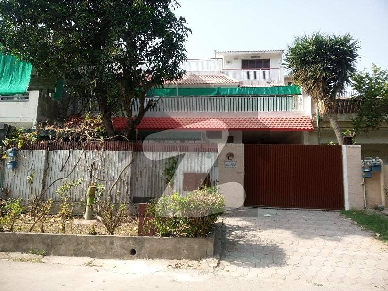 I-8 Near Kachnar Park Ground Portion For Rent. I-8 Near Kachnar Park Ground Portion For Rent.
