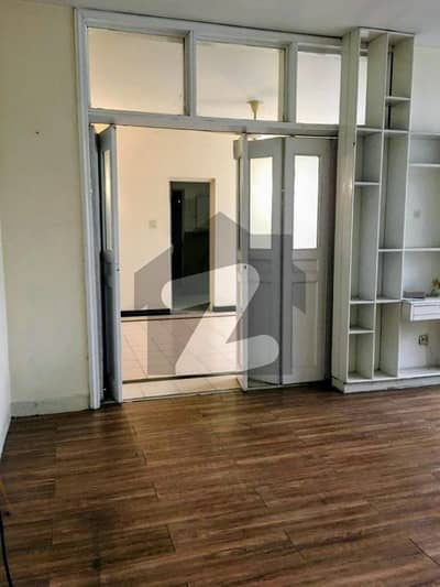 Askari 1 available flat for rent 3 bedroom attached washroom