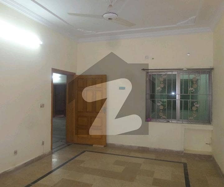 آئی ۔ 8 اسلام آباد میں 6 کمروں کا 12 مرلہ مکان 9.95 کروڑ میں برائے فروخت۔