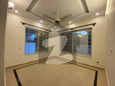 Excellent condition house (one kanal)