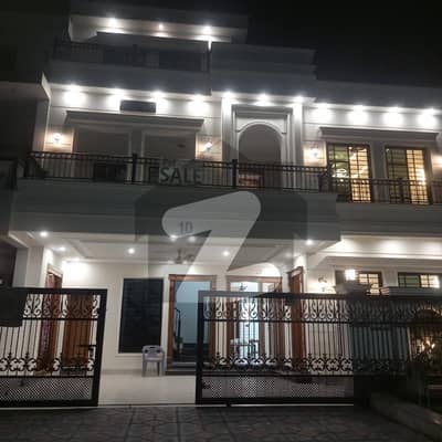 جی ۔ 13 اسلام آباد میں 6 کمروں کا 11 مرلہ مکان 9.5 کروڑ میں برائے فروخت۔
