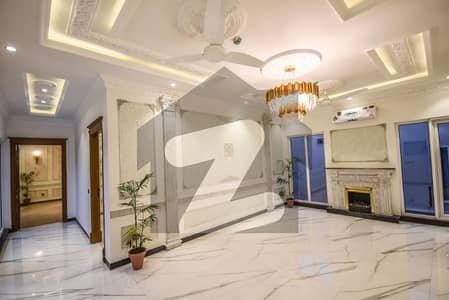 DHA LAHORE PHASE 7 ONE KANAL 3 BED PORTION