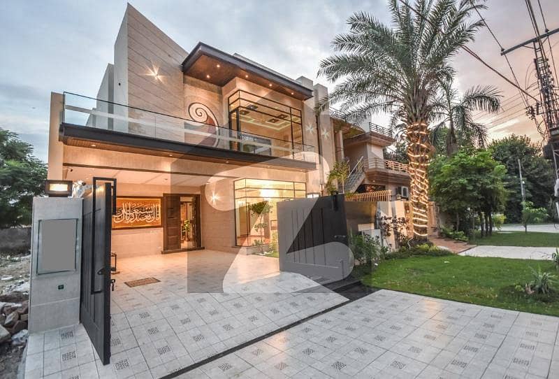 5 MARLA BRAND NEW MODERN DESIGN BUNGALOW AVAILABLE FOR SALE IN DHA 9 TOWN