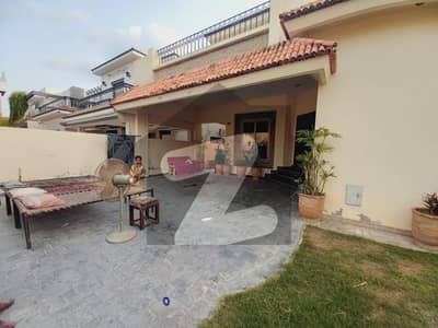 1 KANAL SLIGHTLY USED HOUSE WITH BASEMENT FOR SALE NEAR TO PARK NEAR TO MOSQUE AT DHA PHASE 5