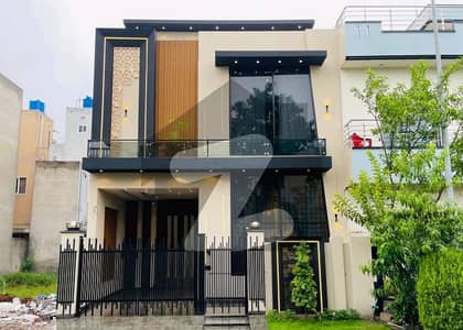 سٹی ہاؤسنگ سوسائٹی گوجرانوالہ میں 4 کمروں کا 5 مرلہ مکان 2.35 کروڑ میں برائے فروخت۔