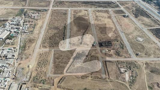 Short Corner Level Plot For Sale In The Prime Location Of Park Enclave 2