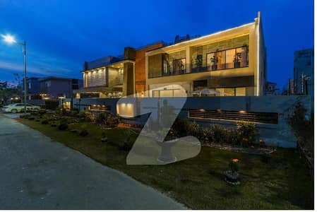 100% ORIGINAL PICTURES 02 KANAL FULLY FURNISHED BUNGALOW FACING PARK VERY CLOSE TO DEFENCE RAYA