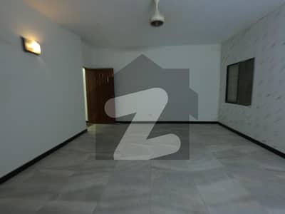 Flat In Clifton - Block 7 For sale