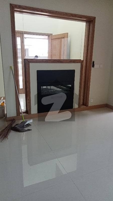 ایف ۔ 10 اسلام آباد میں 6 کمروں کا 1 کنال مکان 22.5 کروڑ میں برائے فروخت۔