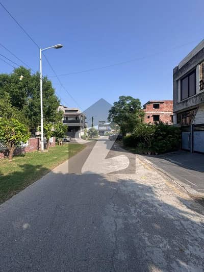 بینکرس ایوینیو کوآپریٹو ہاؤسنگ سوسائٹی لاہور میں 5 مرلہ رہائشی پلاٹ 80.0 لاکھ میں برائے فروخت۔