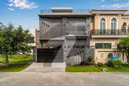 5 MARLA BRAND NEW MODERN LUXURY HOUSE FOR RENT