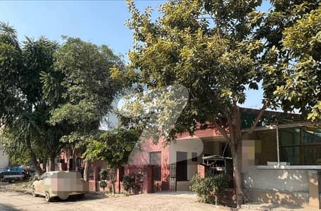 Johar Town Phase 2 Building Sized 1 Kanal For sale