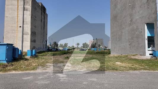 8 MARLA COMMERCIAL PLOT FOR SALE IN PHASE 8 COMMERCIAL BROADWAY BLOCK C PLOT NUMBER 22