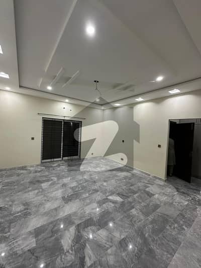 1 Kanal Brand New Portion Available For Rent