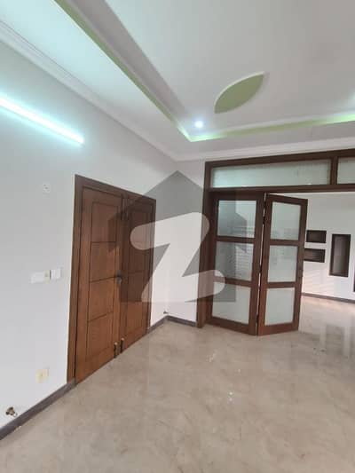 ONE KANAL UPPER PORTION AVAILABLE FOR RENT ALL FACILITIES AVAILABLE Roof Top Plants Install