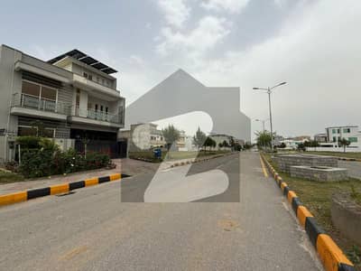 ایف ۔ 17 اسلام آباد میں 8 مرلہ رہائشی پلاٹ 38.0 لاکھ میں برائے فروخت۔