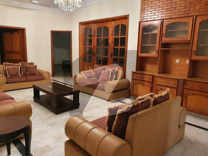 ایف ۔ 8 اسلام آباد میں 3 کمروں کا 1 کنال زیریں پورشن 4.4 لاکھ میں کرایہ پر دستیاب ہے۔