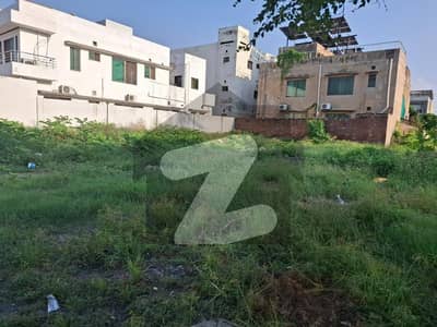 1 Kanal 40 Feet best location For Built Home near park mosque and main road Plot For Sale 1 Kanal 40 Feet best location For Built Home near park mosque and main road Plot For Sale