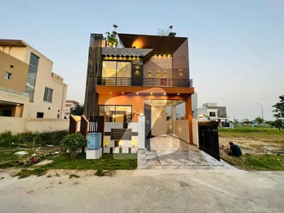 BEAUTIFULL BRAND NEW HOUSE FOR RENT IN DHA LAHORE