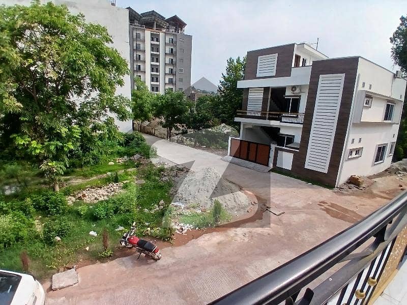 بنی گالہ اسلام آباد میں 5 مرلہ رہائشی پلاٹ 1.25 کروڑ میں برائے فروخت۔