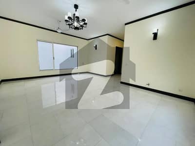 Offering A Spacious House Available For Rent. Offering A Spacious House Available For Rent.