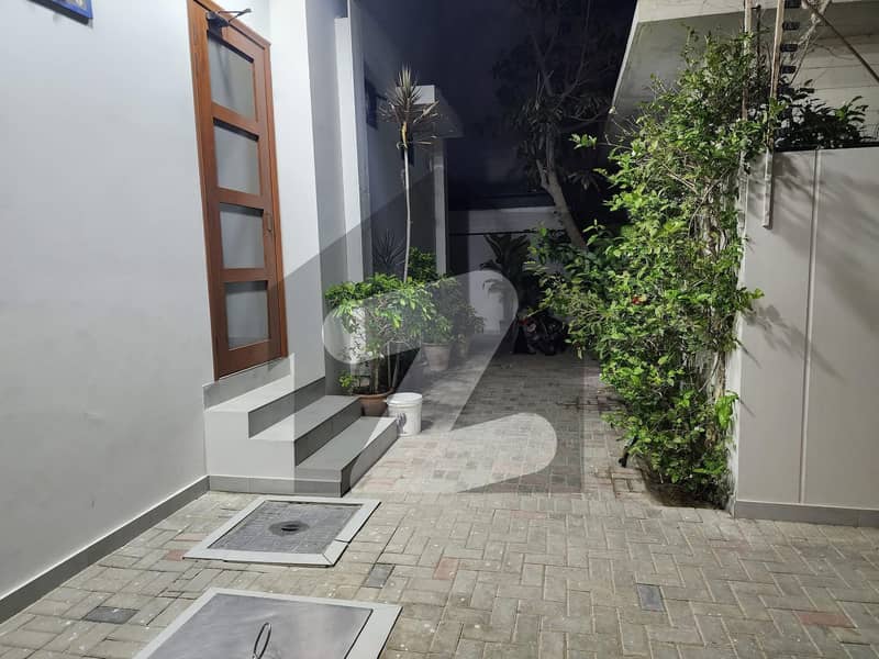 2 Unit Elegant 500yd Bungalow For Sale