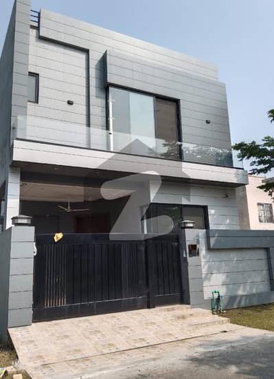 5 Marla Ultra Modern Dream Home in DHA 9 Town for Sale