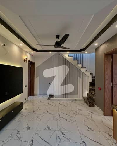 Elegant 5 Marla 3 Bed Ultra Modern House with Stylish Interior for Sale in DHA 9 Town