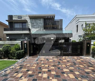 1 Kanal Luxury 5 Bed House With Modern Design In DHA Phase 7 Block U!