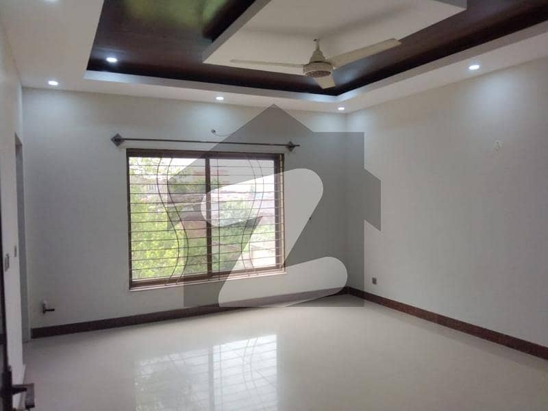 ای ۔ 11 اسلام آباد میں 3 کمروں کا 1 کنال بالائی پورشن 1.75 لاکھ میں کرایہ پر دستیاب ہے۔ ای ۔ 11 اسلام آباد میں 3 کمروں کا 1 کنال بالائی پورشن 1.75 لاکھ میں کرایہ پر دستیاب ہے۔