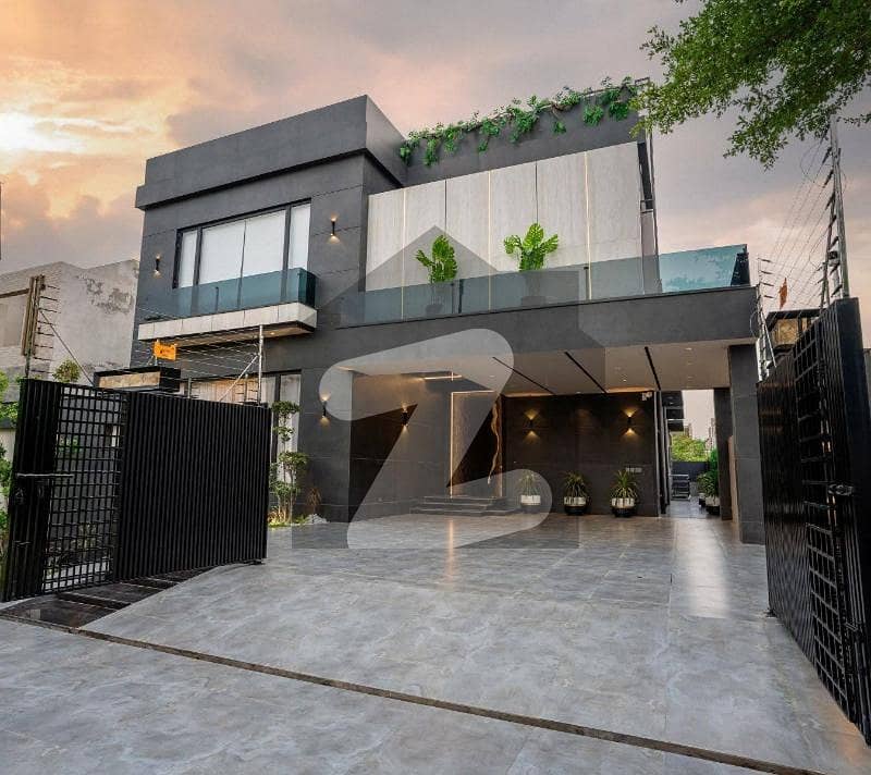 Top City 10 Marla House For Sale