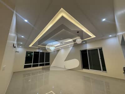 INDEPENDENT EXCELLENT GROUND PORTION TOP LOCATION TILED FLOORING FIRST ENTERY CLOSE END STREET INDEPENDENT EXCELLENT GROUND PORTION TOP LOCATION TILED FLOORING FIRST ENTERY CLOSE END STREET