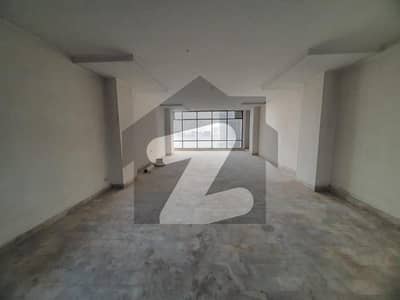 آئی آئی چندڑیگر روڈ کراچی میں 4 مرلہ دفتر 1.0 کروڑ میں برائے فروخت۔